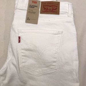 Levi classic crop pant
